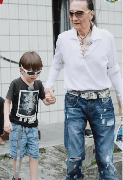 谢贤生前是如何称赞张柏芝教子的