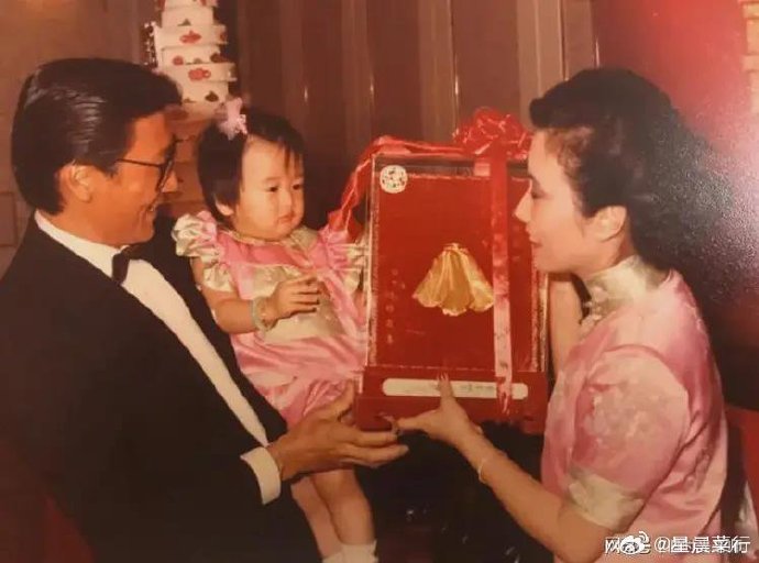 汪明荃为何认谢婷婷做干女儿？