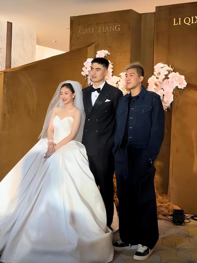前广东男篮核心结婚！伴郎团太强全是男篮国手！郭艾伦当伴郎