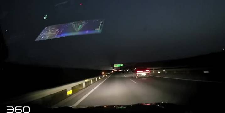 行人夜间横穿高速被撞后遭后车碾压