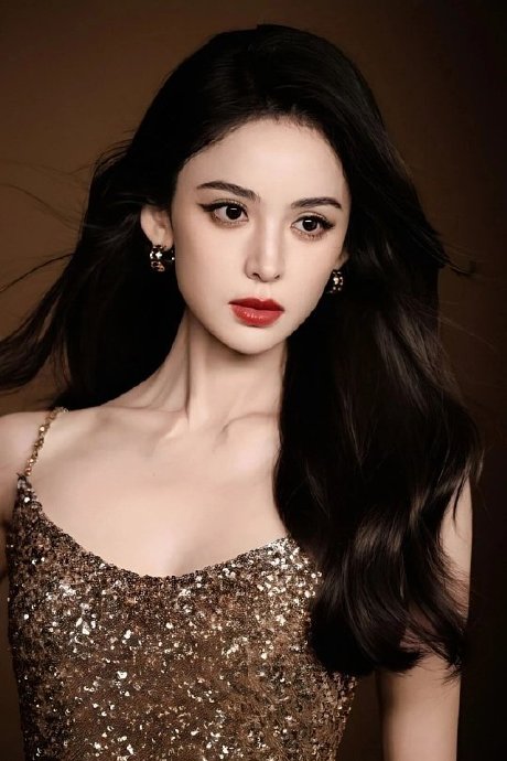 于正美颜相机翻车？娜扎绝美骨相被磨平