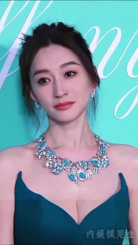 李小冉离婚传闻热度急转弯，16年后尹静琬演技获赞
