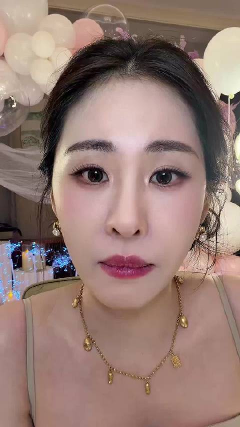 自嘲体重变化，维持瘦身的方式靠劳累与感情