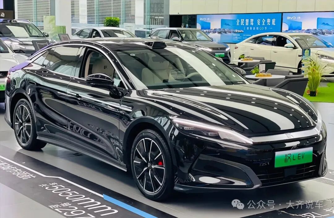 同样25万,选奥迪标还是国产满配?深度横评颠覆认知