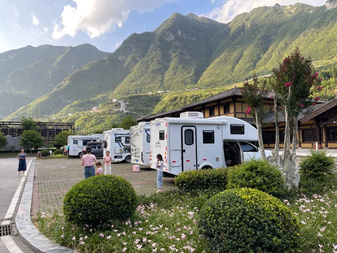 【大鹏房车趣玩】人均每天仅99元!解锁神农架18夏天,房车5天4晚避暑专线,房车露营MAX版! 【大鹏房车趣玩】人均每天仅99元!解锁神农架18夏天,房车5天4晚避暑专线,房车露营MAX版!