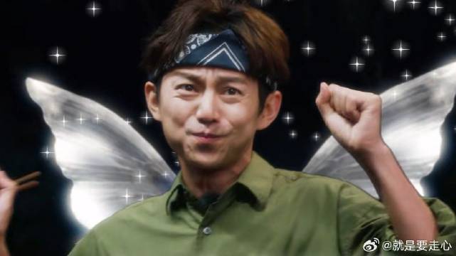 何炅吃了黄磊调的神仙凉面 好吃到当场狂跳！这动作太有画面感了