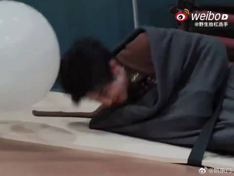 误认NPC是队友上前搭话，慌乱闹出乌龙，搞笑反应承包本期笑点