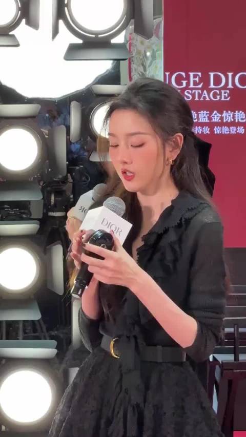 宋祖儿德基广场Diro活动