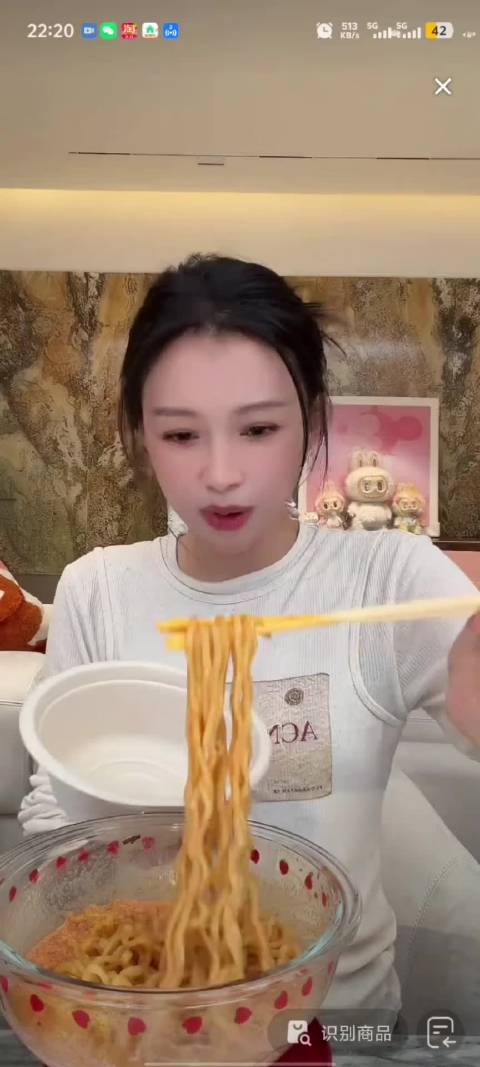 孙怡：我尝一下，尝一下火鸡面
