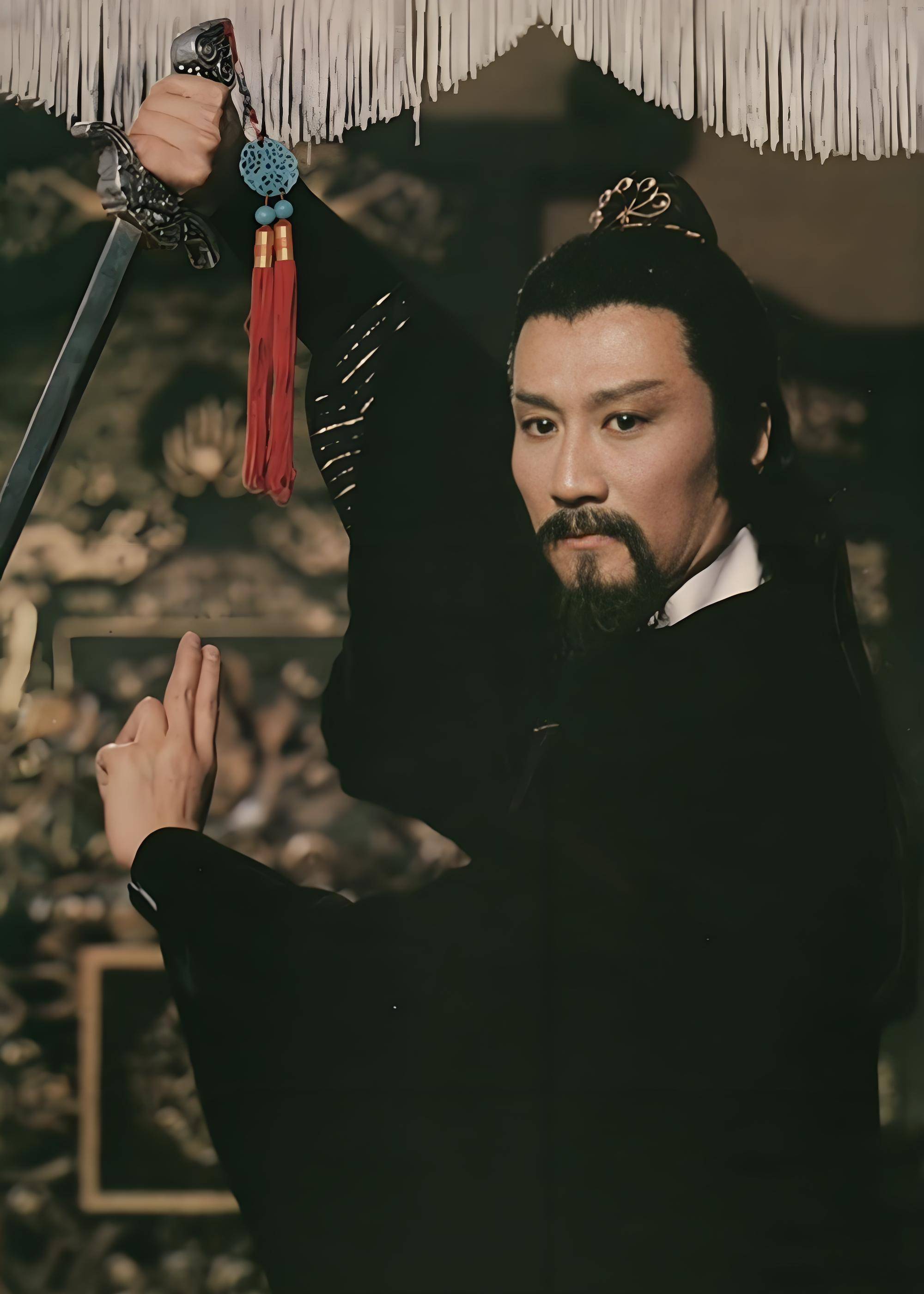 四版《天龙八部》段正淳PK，哪一版最有王者之相?_潘志文_谢贤_情人