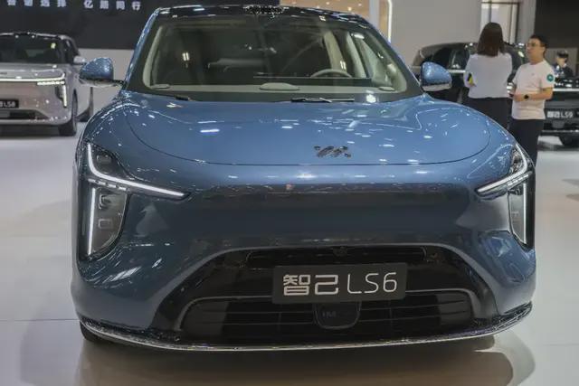 智己汽车,终于挤进了“万辆俱乐部”