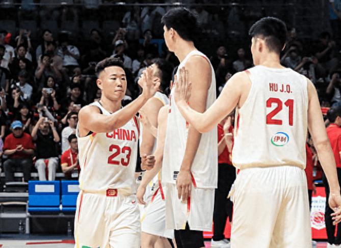 中国男篮16记三分射穿喀麦隆！广西三杰合砍41分、贺希宁17分