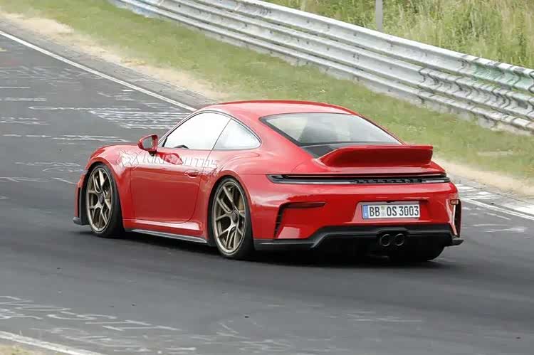 经典鸭尾重出江湖?小改款保时捷 911 GT3 Touring现身纽柏林