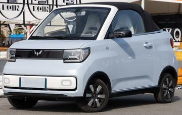 五菱宏光MINI EV敞篷版[上汽通用五菱宏光旗下的一款敞篷车]