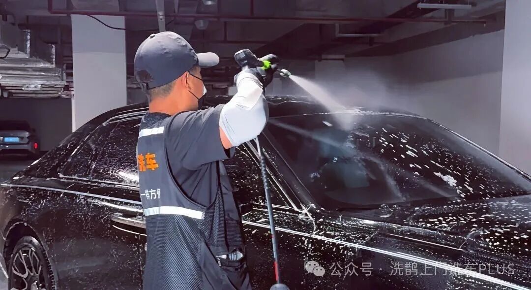 雨天过后车漆损伤大?上门洗车3个细节,不伤漆面