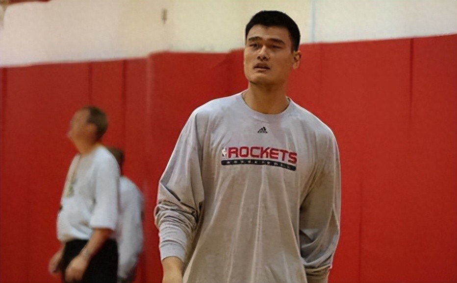 试训排面史无前例！27支球队围观，ESPN全国直播，姚明表现如何