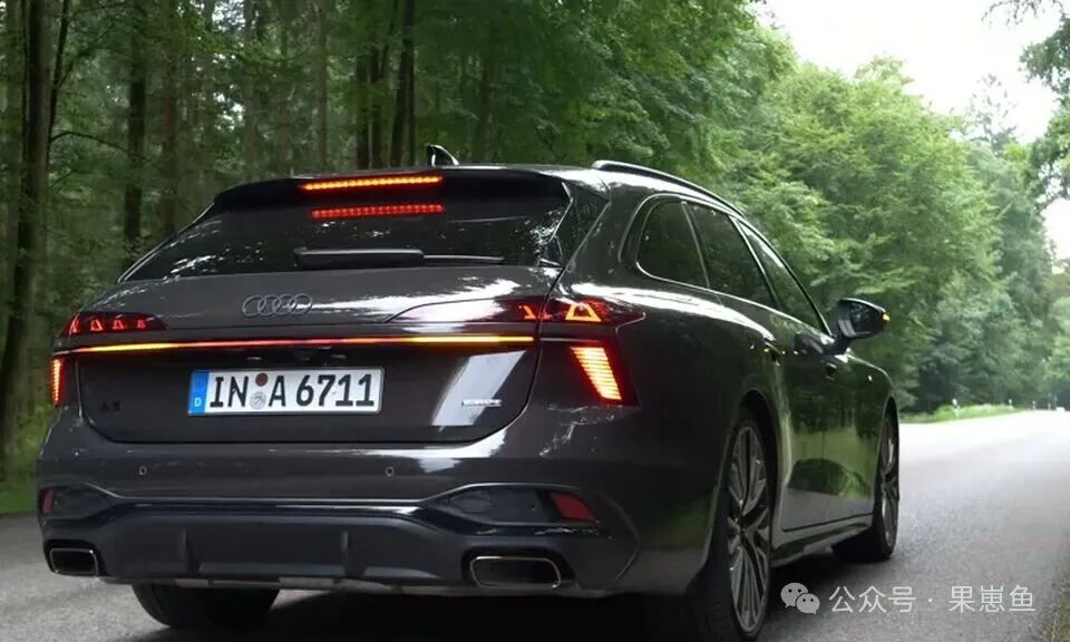 2025款奥迪A6L 55 TFSI quattro打动人的不是豪华,先看你的通勤和养车预算