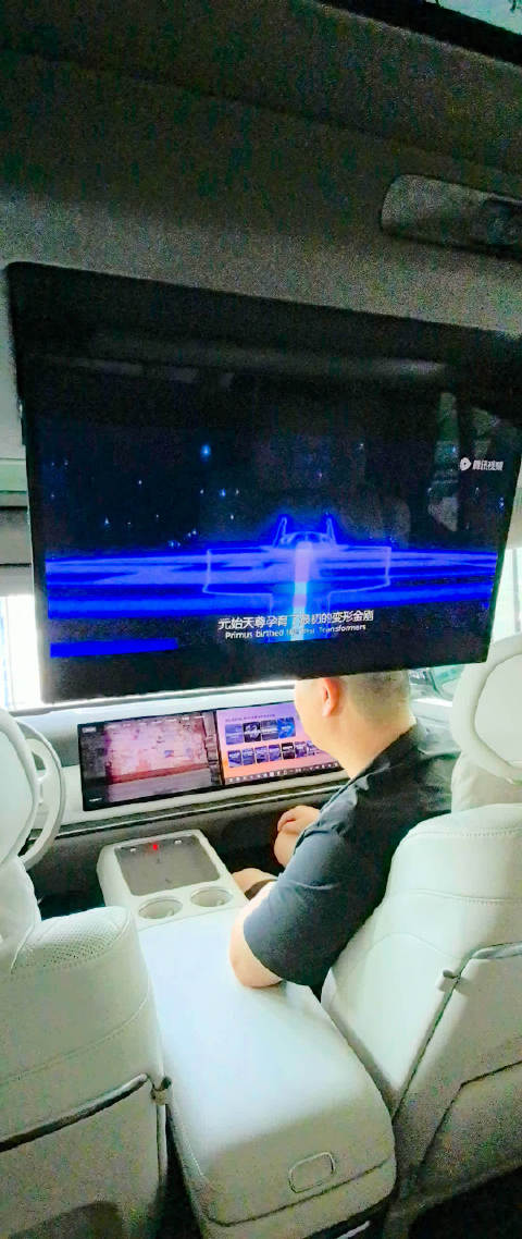 上汽大众ID.ERA 9X体验，智能配置不输豪华MPV