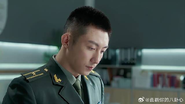 特种兵受伤严重，医生让梁牧泽放弃治疗，梁牧泽犹豫