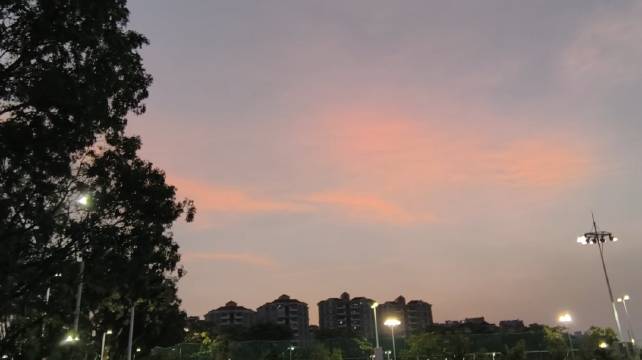 D9-1 昨天的晚霞 看来是台风前的宁静 未来几天又是风雨模式