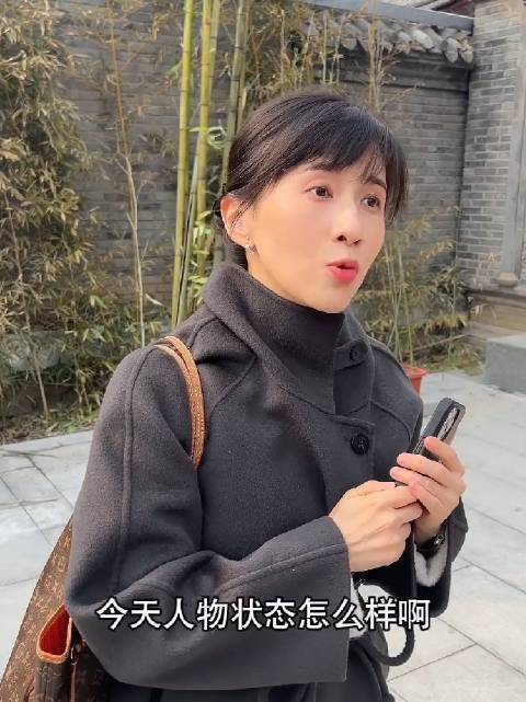 papi酱谈女友学导演，称用词凭感觉