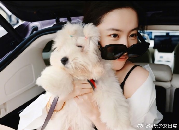 小太初的厌世脸是怎么走红的？