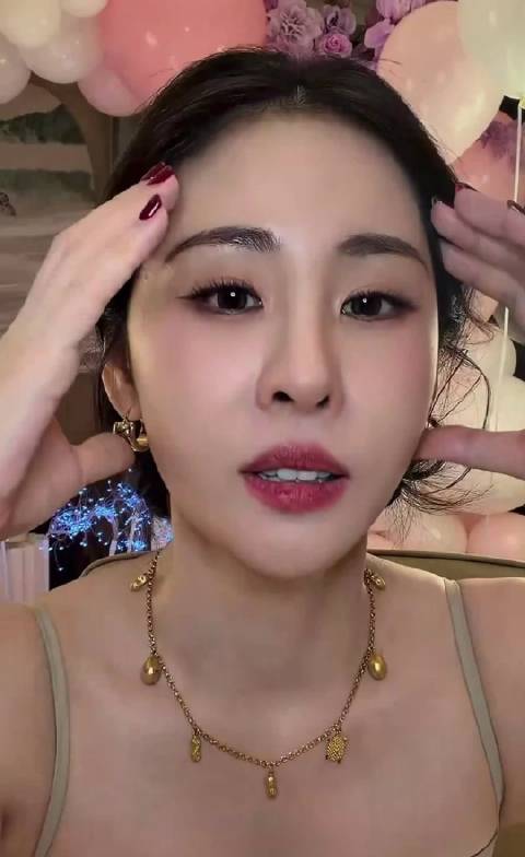 张碧晨咔咔声引网友联想猫咪叫声