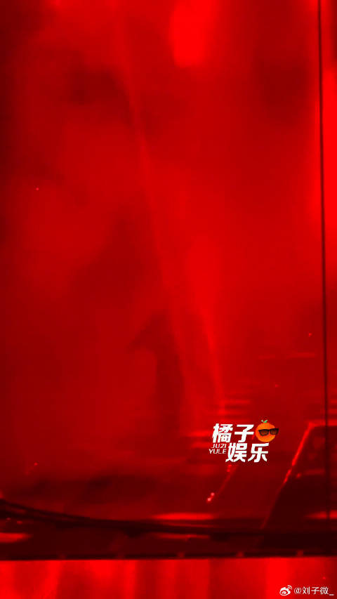一个闪现来看张艺兴