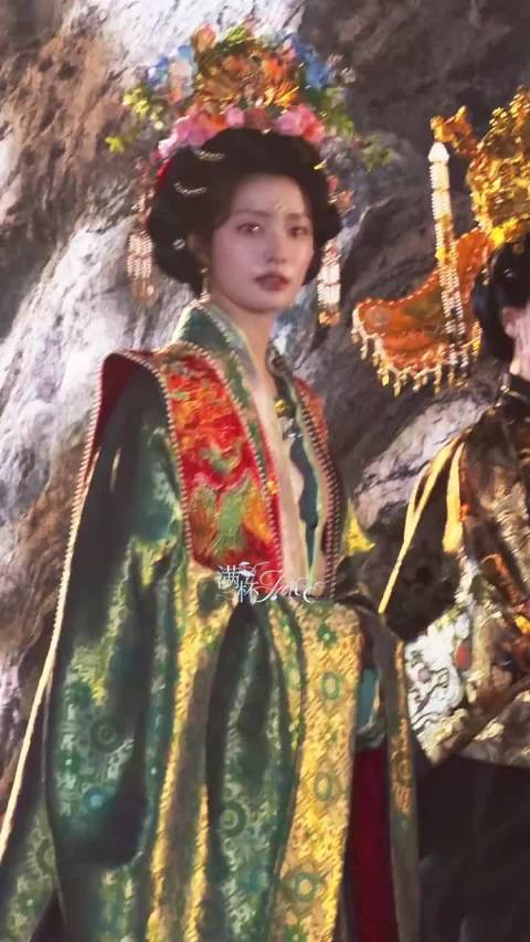 完全雍容华贵，古色古香的一套造型