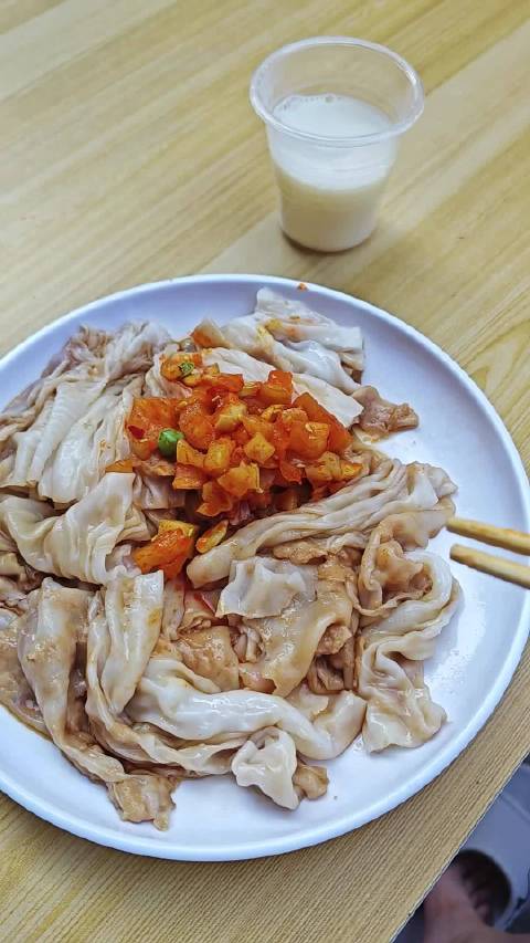 人想吃，人得到，小猫想吃，小猫不能得到