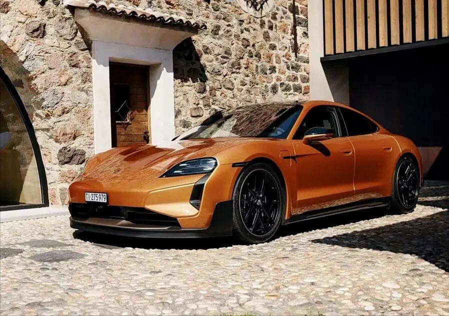 极致专属,致敬传奇:深入解析全新保时捷 Taycan Turbo GT