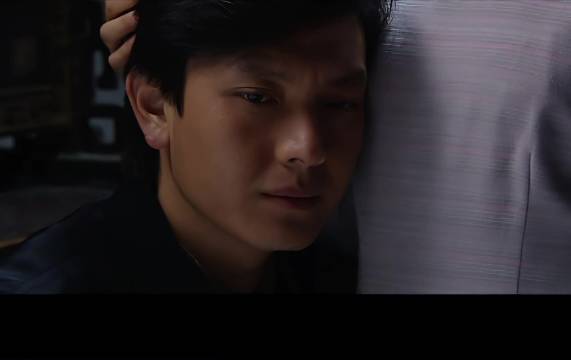 静怡发现哥哥竟是汉奸，决意亲手送他上路