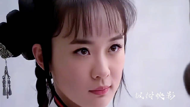 以前的导演是在乎观众的审美，无论主角配角，颜值都是平分秋色的