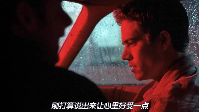 兄弟俩对讲机恶作剧，路人被掰下巴变命案