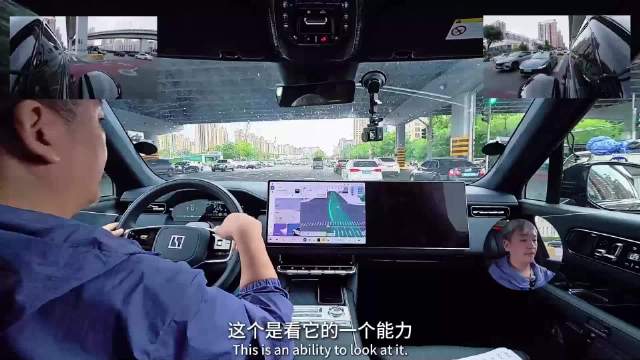 智能驾驶右转前先左并，极氪9X上演多余动作