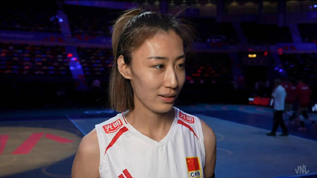 中国女排vs土耳其女排赛前采访