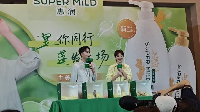 大家每次用惠润洗头发需要几泵 女女一泵就够了，我至少得用三泵