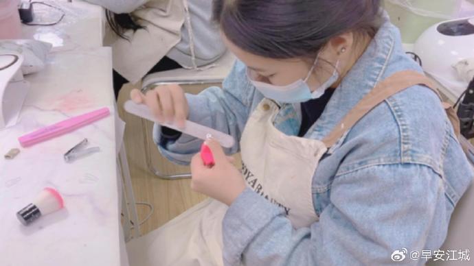 美甲师需要具备哪些职业技能才能达“博士级”? 美甲师需要具备哪些职业技能才能达“博士级”?