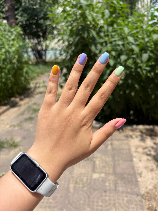 面试或职场中适合做夸张美甲吗?有什么建议? 面试或职场中适合做夸张美甲吗?有什么建议?