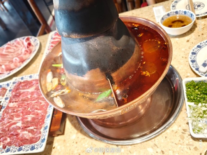 女生胳膊烫伤冲水4小时，医生警告：不是越久越好！