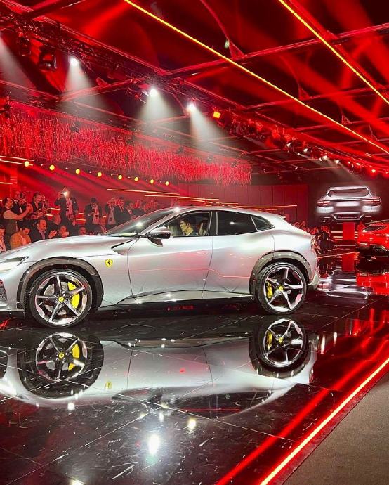 Urus SE与法拉利Purosangue相比谁更强？