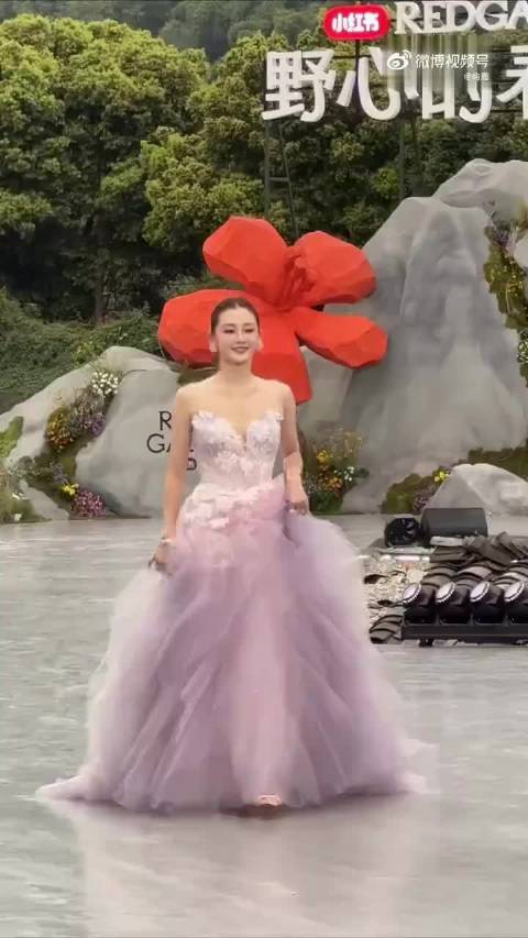 “没想到让我眼前一亮的是周冬雨 ”