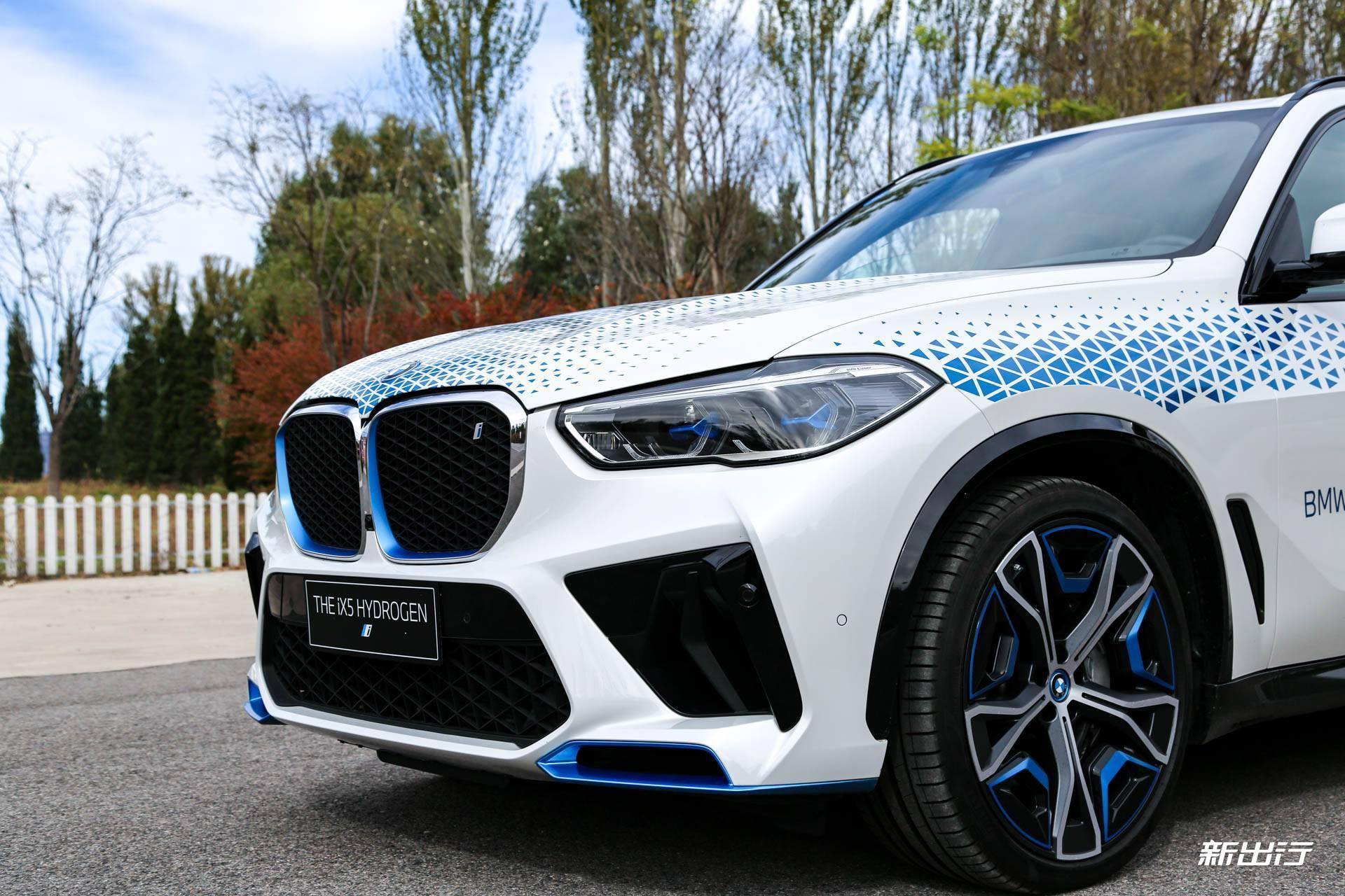 “氢”装上阵 动态体验宝马 iX5 Hydrogen