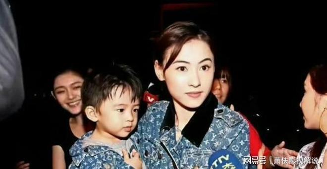 张柏芝三胎儿子近照曝光，7岁小王子混血感十足，遗传父母好基因