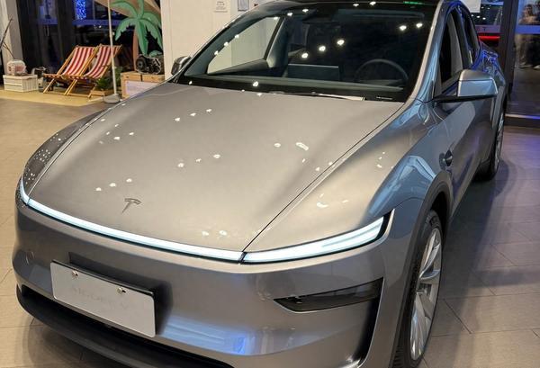 家庭购车选特斯拉Model Y还是理想i6?实测对比最新销量,看完不纠结