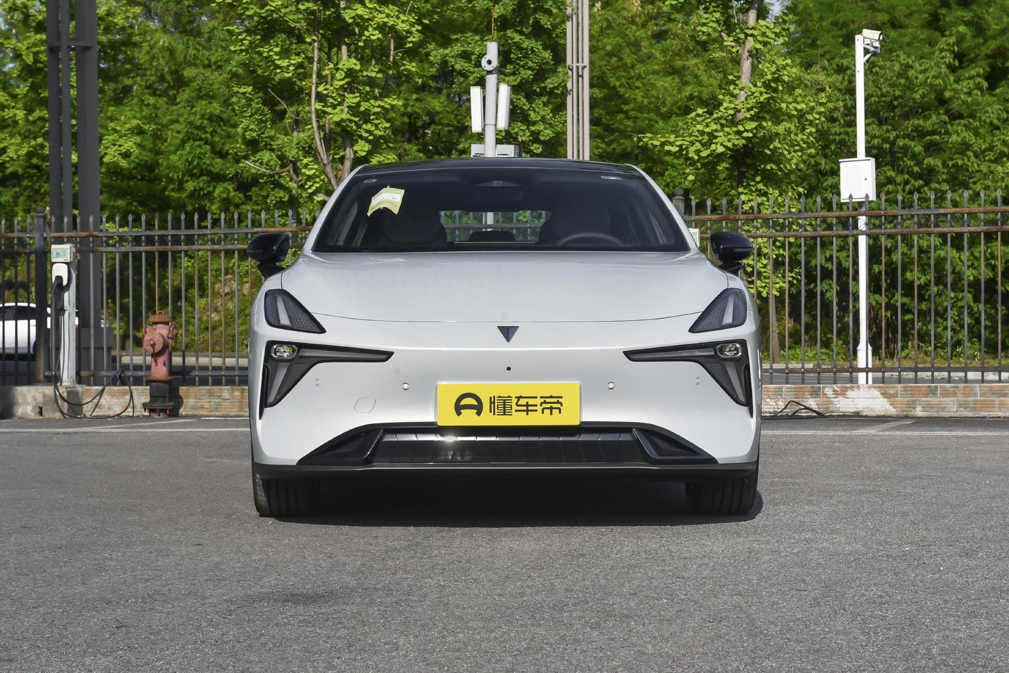 12万级纯电轿车,续航扎实、配置实用,深蓝L06 Max怎么样?
