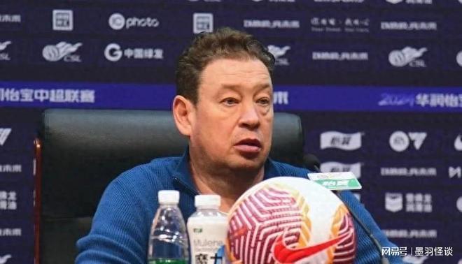 申花主帅斯卢茨基看清了中国足球本质所以才有今年领跑中超