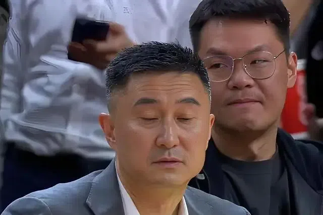 广东男篮动荡一季！杜锋下课+朱芳雨卸任 徐杰成林葳交易筹码？