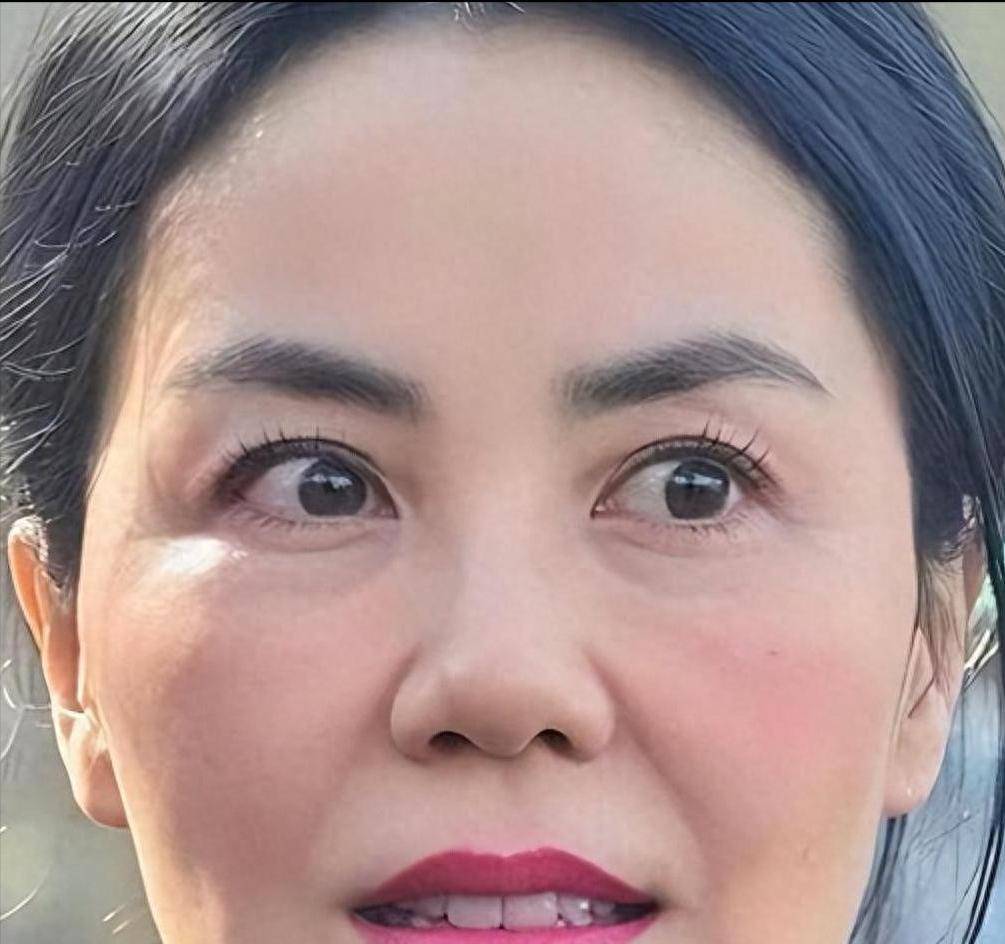 吃了前夫一把狗粮后，张柏芝不再隐忍，演唱会证明自己，体面尽无