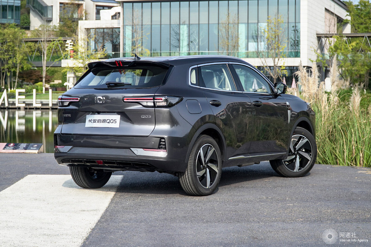 10万以内买紧凑型SUV，长安启源Q05/零跑B10/MG4 EV怎么选？